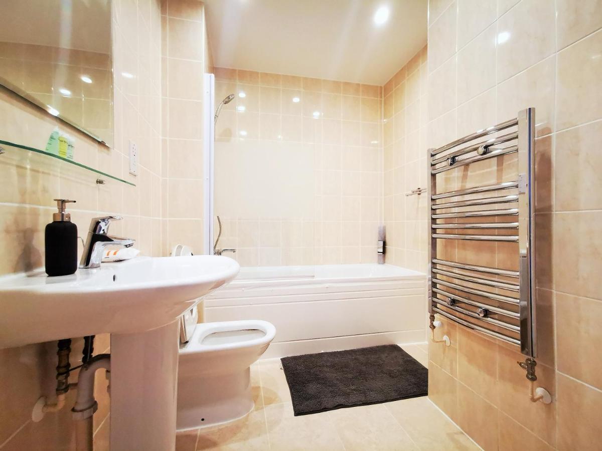 Lovely Holiday Home In Birmingham City Center 3 Bedrooms House By Hf Group Exterior photo